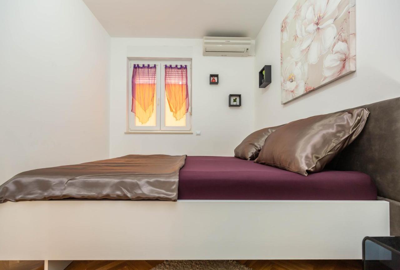 Ferienwohnung Downtown Deluxe Omiš Exterior foto