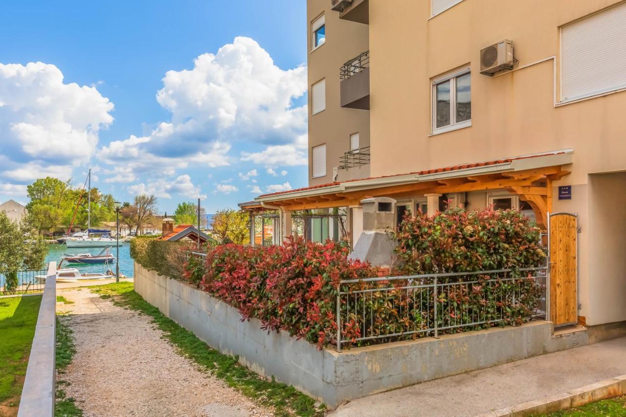 Ferienwohnung Downtown Deluxe Omiš Exterior foto