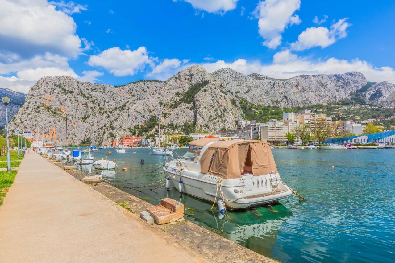 Ferienwohnung Downtown Deluxe Omiš Exterior foto