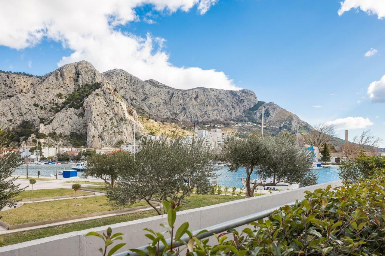 Ferienwohnung Downtown Deluxe Omiš Exterior foto